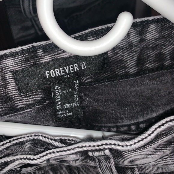 Forever 21 men’s jeans - Picture 4 of 4